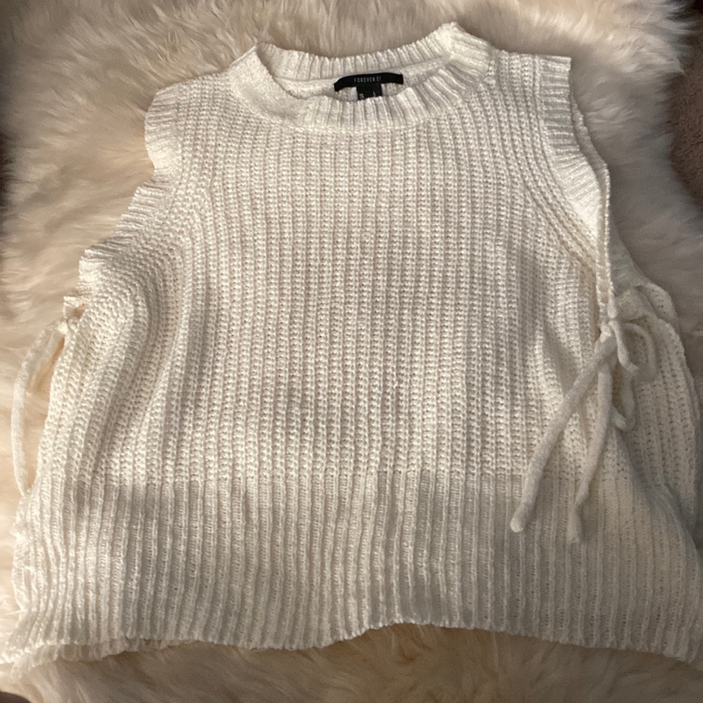 Knitted Vest / pullover